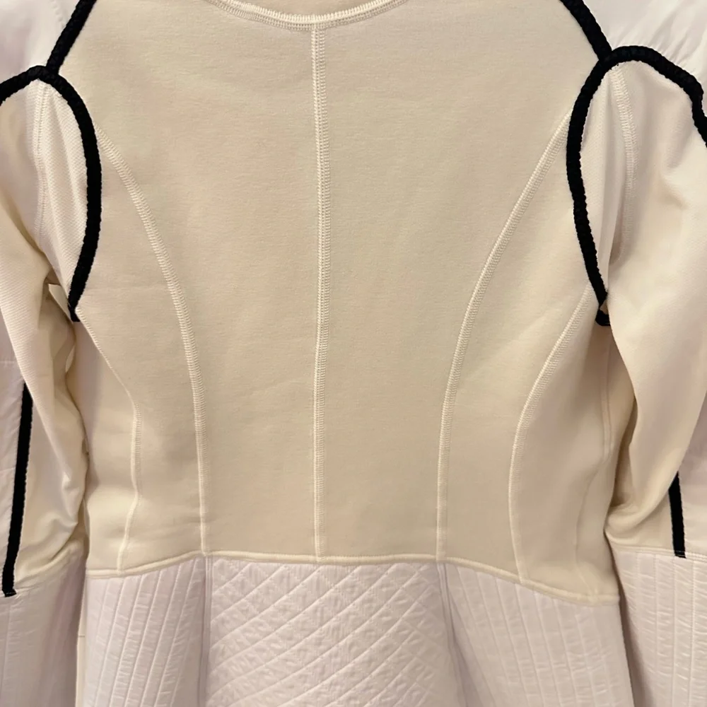 LULULEMON 8 Run Bundle Up Woman white with black edging activewear Jacket - Picture 13 of 16
